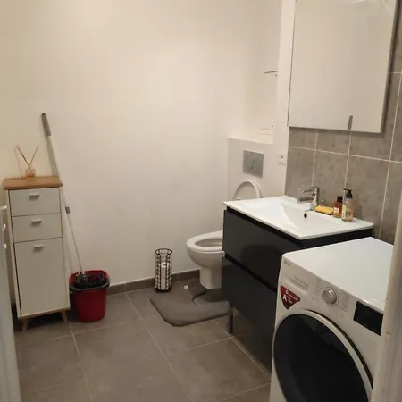 Proche Rer A 12 Mins A Paris Apartment *